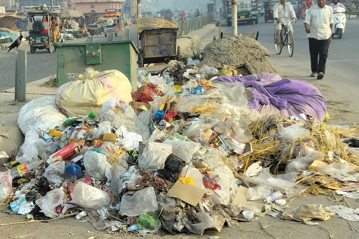 Begusarai News: बीहट में सिंगल यूज प्लास्टिक पर रोक बेअसर, नगर परिषद की उदासीनता से बढ़ा पर्यावरण संकट