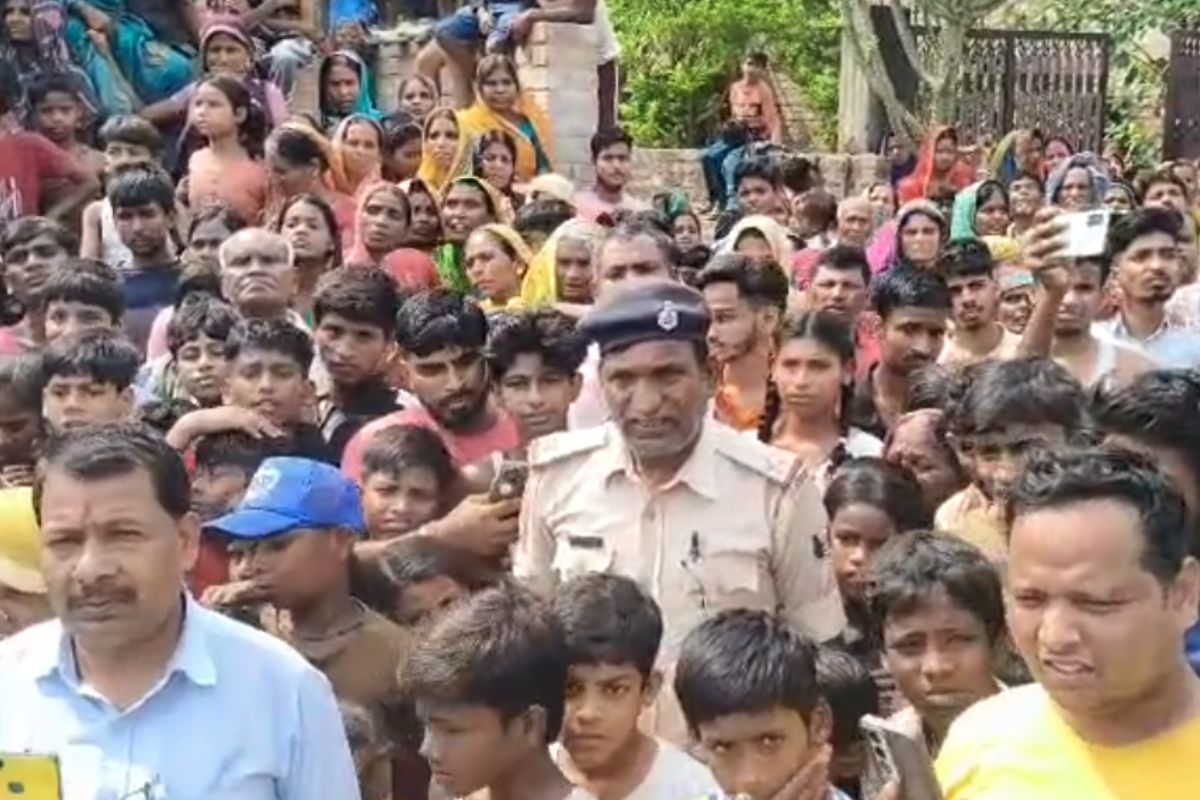 Begusarai News : सनकी पति ने पत्नी को गला काटकर मार डाला, गन्ना काटने वाले हथियार से मार कर भागा