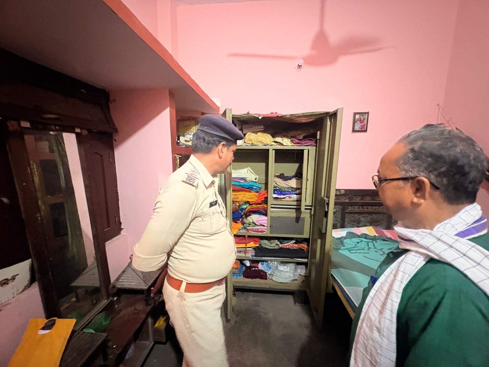 महारस गांव में चोरी की खबर छपने के बाद हरकत में आई पुलिस, चोरों की गिरफ्तारी के लिए छापेमारी शुरू