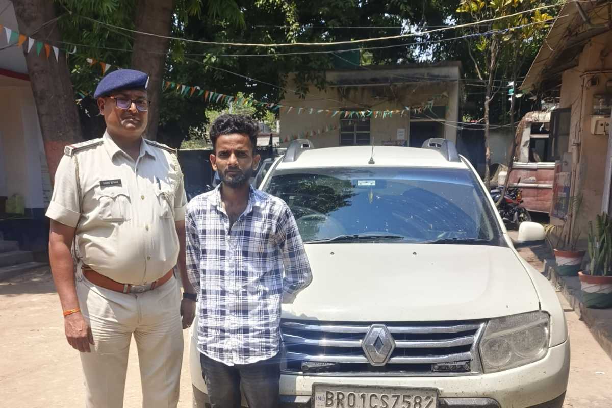 Samastipur News: कार में लदी 252 लीटर शराब और बीयर के साथ धंधेबाज गिरफ्तार.