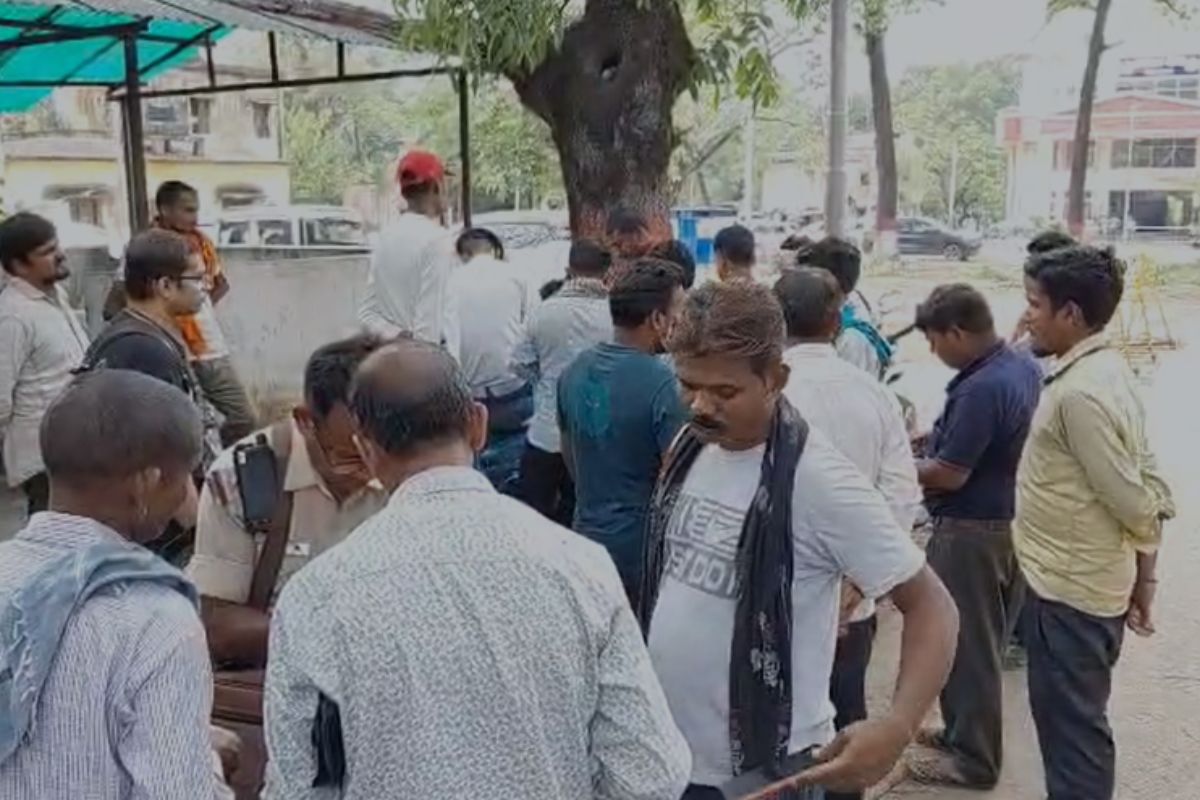 धनबाद में ‘ड्रिंक एंड ड्राइव’ पर शिकंजा, पार्टी जिलाध्यक्ष की गाड़ी पकड़ी गई