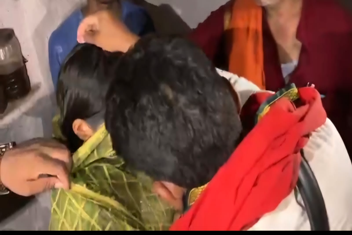 Muzaffarpur: गांव वालों ने पकड़ा प्रेमी जोड़ा, फिर मंदिर में कराई शादी