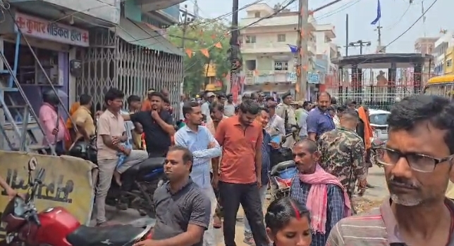 शेखपुरा नगर पर्षद ने अतिक्रमण पर चलाया बुलडोजर