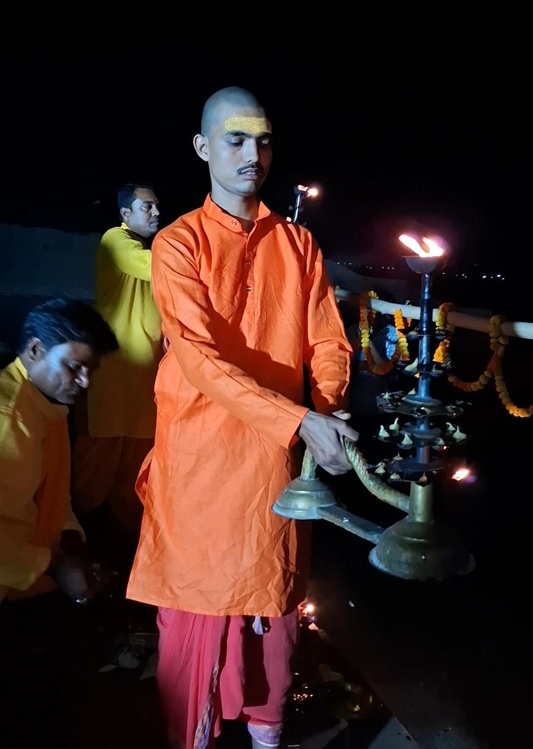 मनिहारी गंगा घाट पर गंगा आरती किया आयोजन