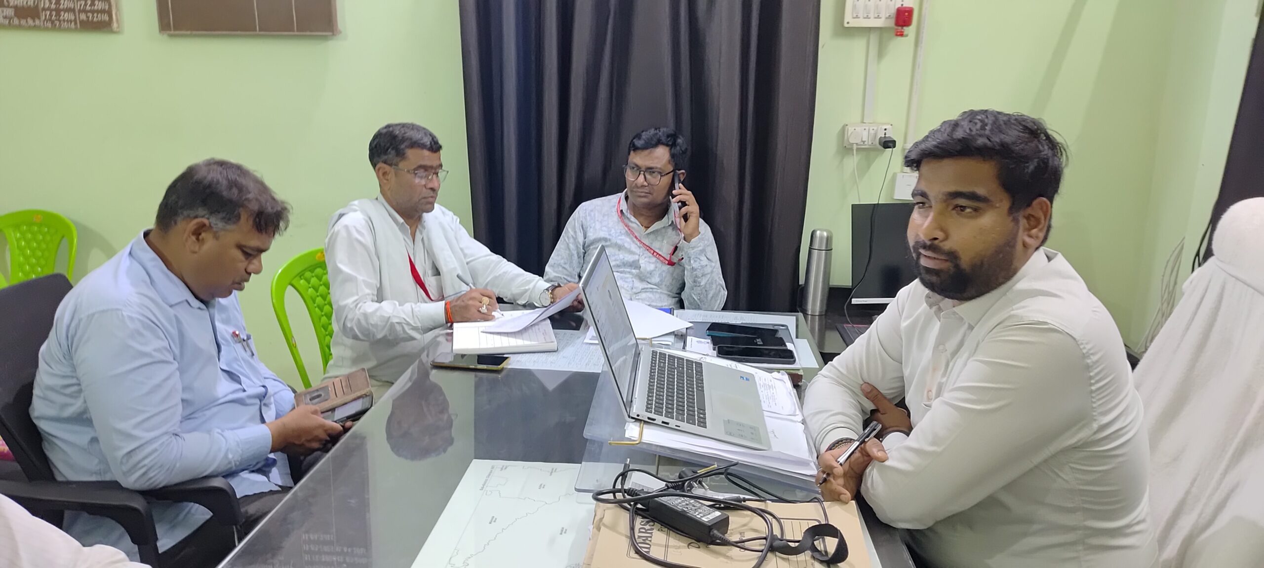 जनगणना कार्य में सुस्ती पर बीडीओ सख्त, प्रगणकों को दी चेतावनी
