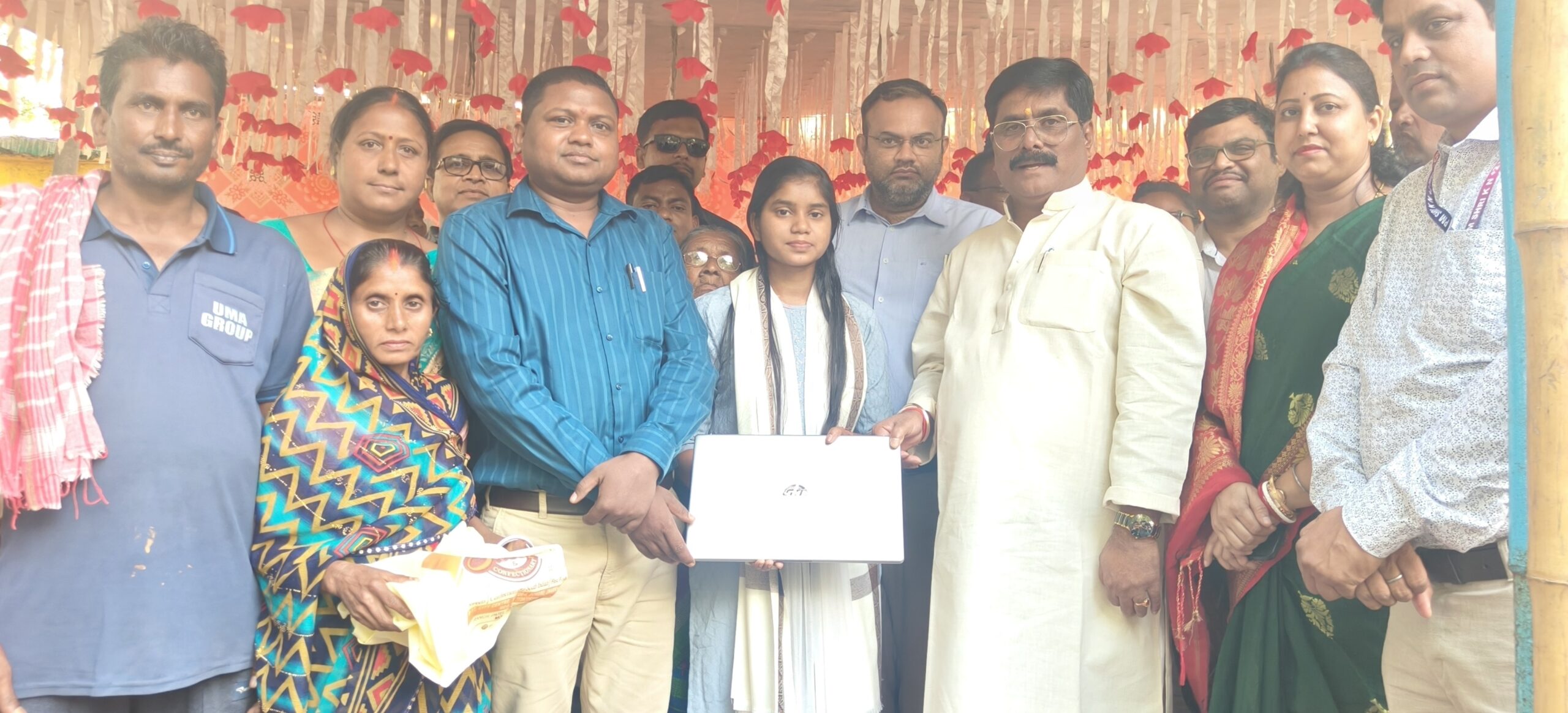 Bokaro News : आइए की स्टेट टॉपर की पढ़ाई का खर्च उठायेगी सरकार