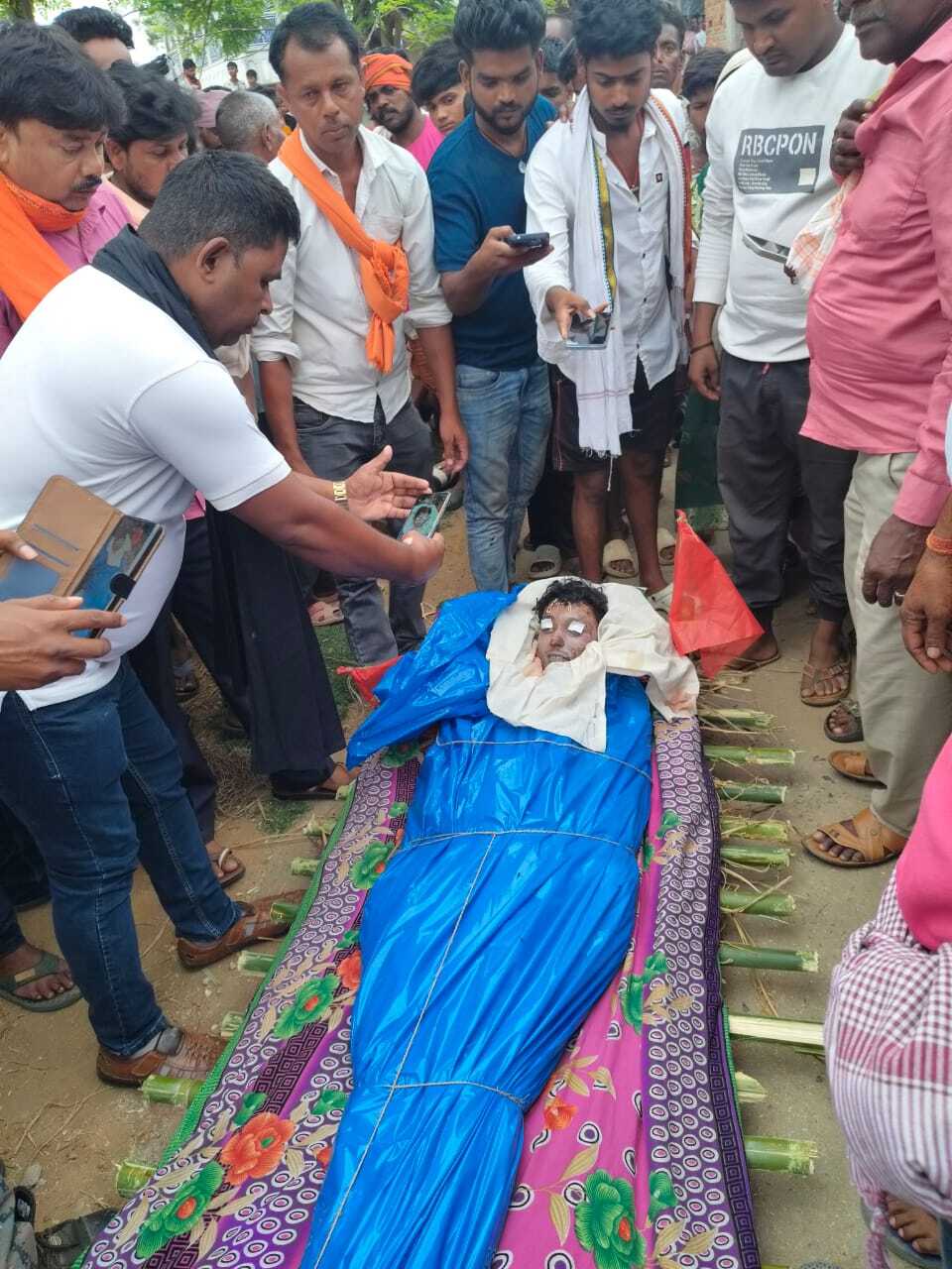 Deoghar news : बिजली की चपेट में आने से झुलसे किशोर की इलाज के दौरान मौत