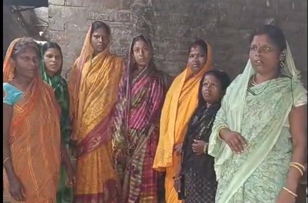 चौथम में लोन दिलाने के नाम पर दर्जनों महिलाओं से लाखों रुपये की ठगी, ठग फरार