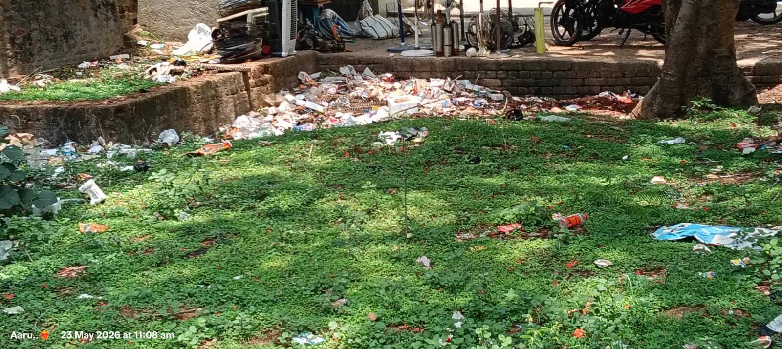 चांदन में स्वच्छता अभियान की खुली पोल, सड़क किनारे लगा है कचरे का ढेर