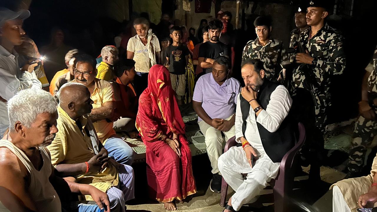 पीड़िता के घर पहुंचे विधायक नीरज बबलू, बोले दोषियों को दिलाएंगे कड़ी सजा