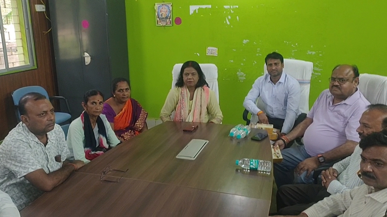 जामताड़ा नगर में लगाये जायेंगे दो हजार पौधे : आशा गुप्ता