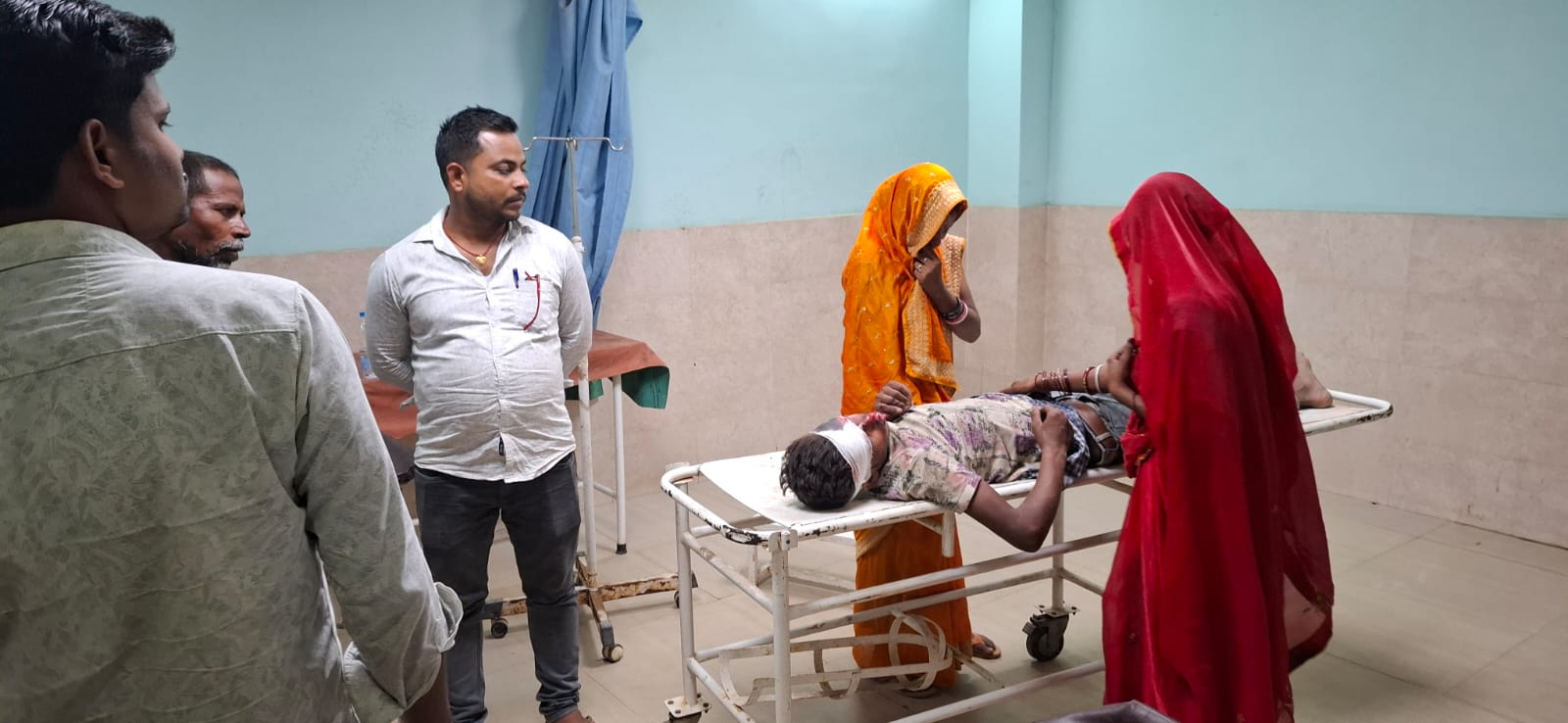 दो बाइकों की टक्कर दोनों सवार जख्मी