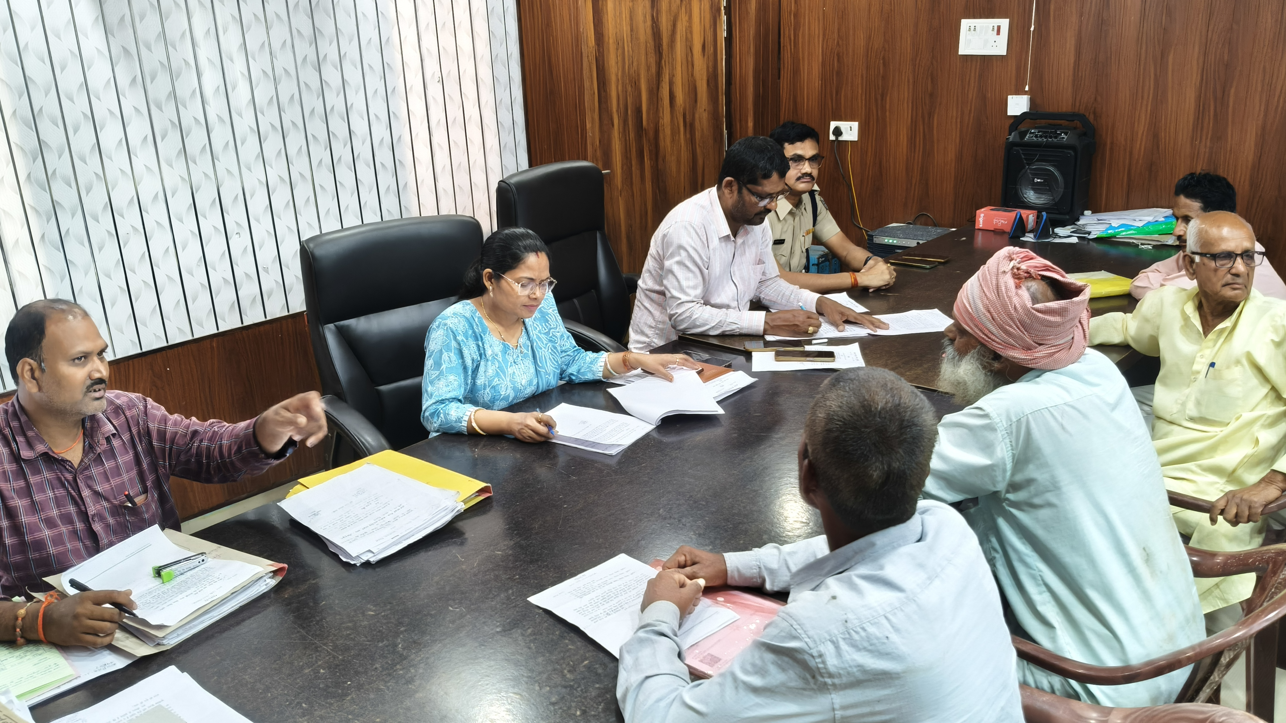 जनता दरबार में चार नये आवेदन मिले, तीन लंबित मामलों का मौके पर निष्पादन