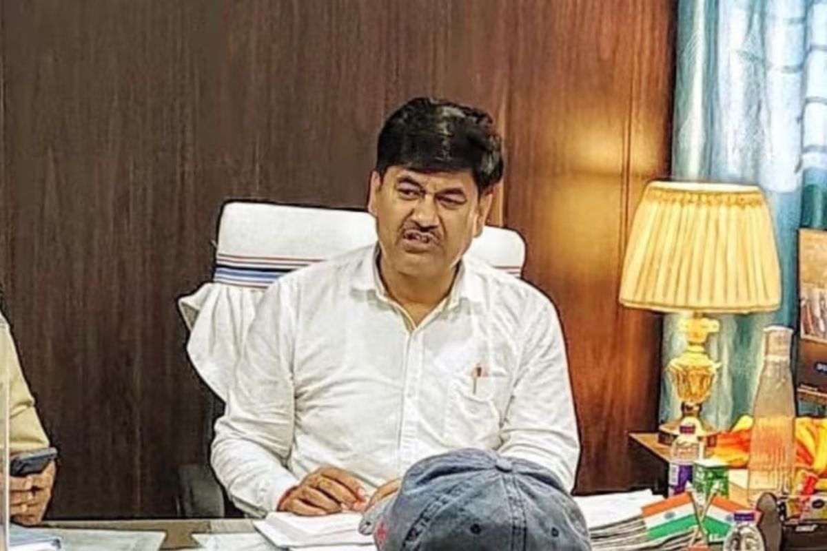 गढ़वा: मोबाइल कारोबार की उलझनों को सुलझाएगी ‘कॉफी विद एसडीएम’, आज दुकानदारों के साथ होगी बैठक