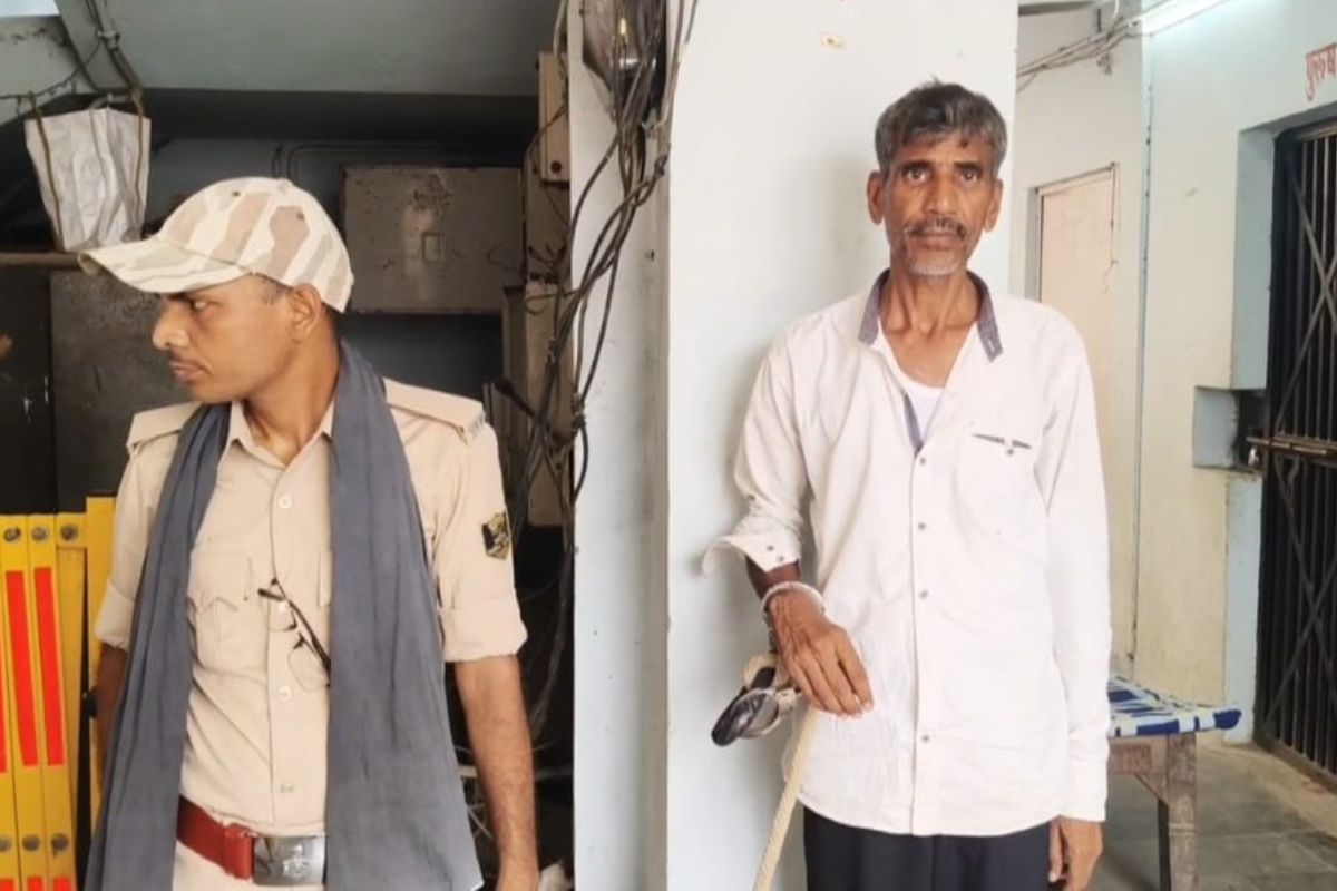 दहेज प्रताड़ना मामले में कैमूर पुलिस की बड़ी कार्रवाई, कोर्ट वारंट पर आरोपी गिरफ्तार