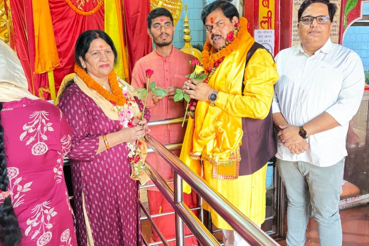 मिथिलेश तिवारी: कोचिंग शिक्षक से मंत्री तक का सफर