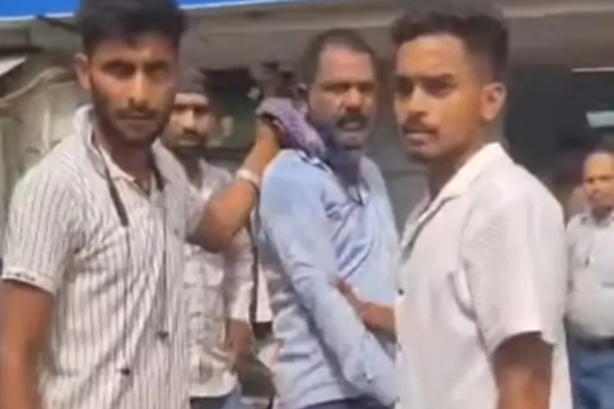 पटना के वैशाली गोलंबर के पास कैश वैन लूटने आया बदमाश हथियार के साथ गिरफ्तार, दो फरार