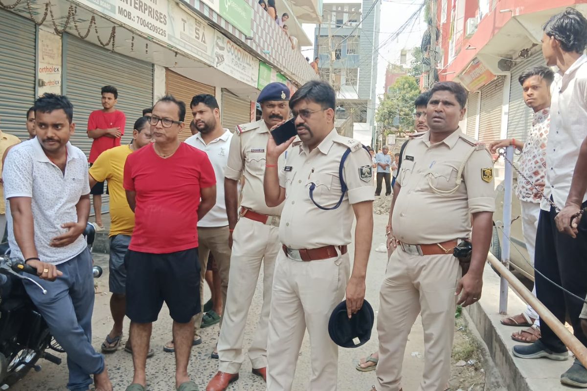 पटना में तीन मंजिले मकान से कूदकर युवक ने दी जान, मॉर्निंग वॉक पर निकले लोगों ने देखा खून से लथपथ शव