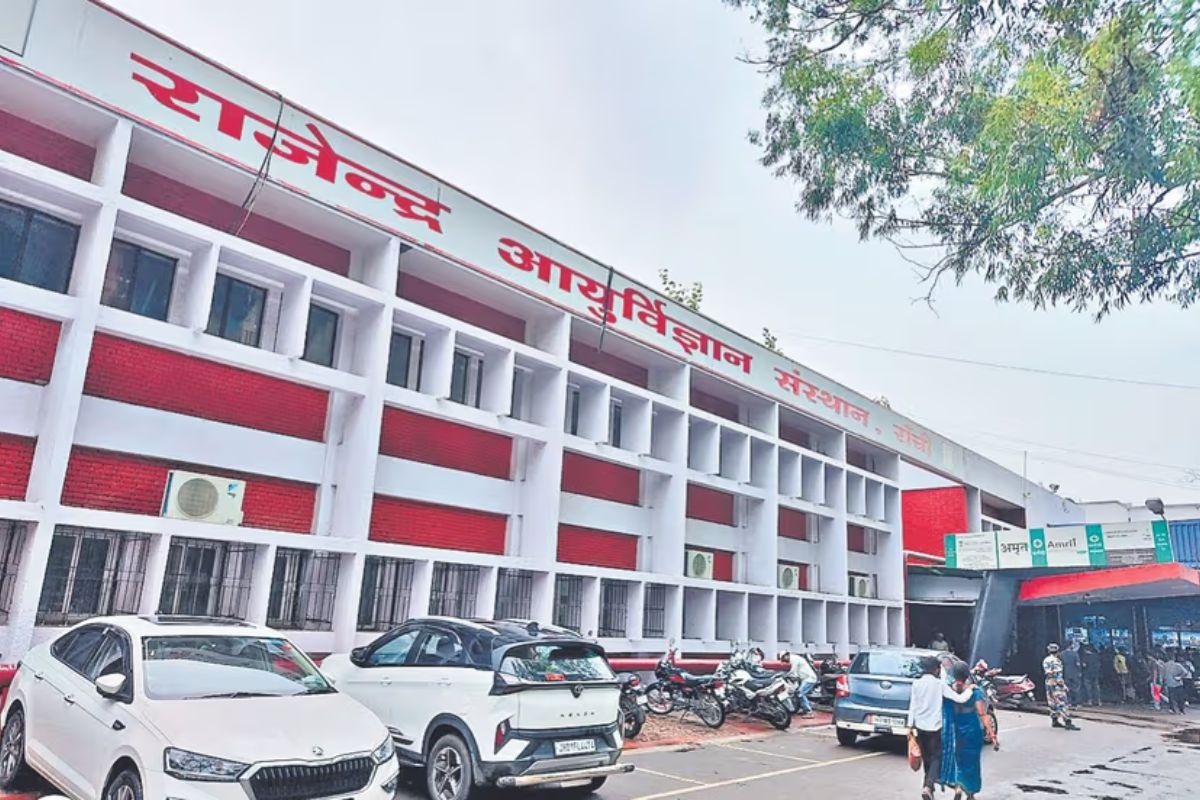 रिम्स के हॉस्टल में एमबीबीएस छात्र ने की आत्महत्या, अस्पताल में अफरा-तफरी