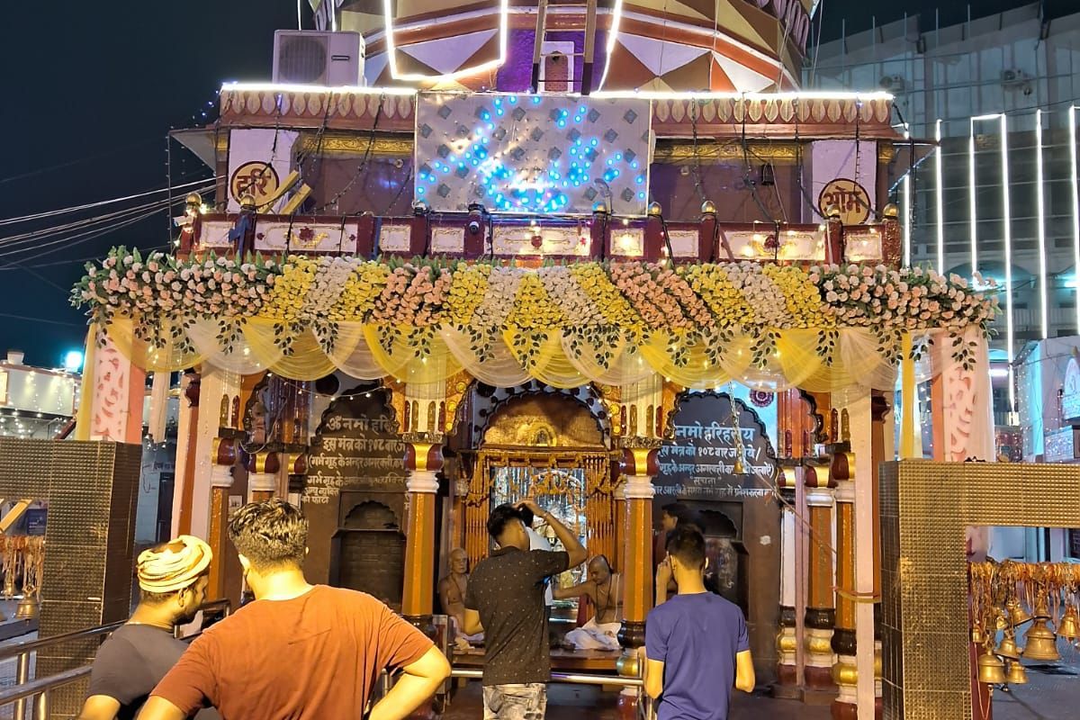 सोनपुर के बाबा हरिहरनाथ मंदिर में पूजा-अर्चना की लगी भक्तों की भीड़, दिनभर रहेगा दर्शन
