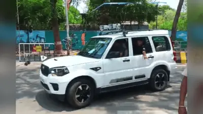 सीएम के काफिले में 3 गाड़ियां, PM की अपील के बाद एक-एक गाड़ी से ऑफिस पहुंचे बिहार के मंत्री