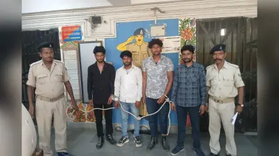 पटना में जमीन हड़पने की साजिश नाकाम, निबंधन कार्यालय से दस्तावेज चुराने पहुंचे गिरोह का भंडाफोड़