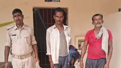 अररिया के नरपतगंज पुलिस की बड़ी कार्रवाई, डुमरिया से दो वारंटी गिरफ्तार