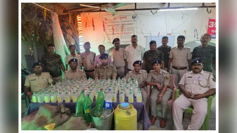 मोतिहारी: बंजरिया पुलिस ने अवैध शराब के रैकेट पर छापेमारी कर 350 लीटर शराब बरामद की