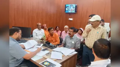 गोपालगंज के महेंद्र दास इंटर कॉलेज की प्राचार्य पर, अपने भाई के साथ मिलकर सरकारी पैसों की हेराफेरी करने का आरोप