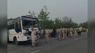 रोहतास में बरातियों की गाड़ी में कंटेनर ने मारी टक्कर, 5 लोगों की मौके पर मौत