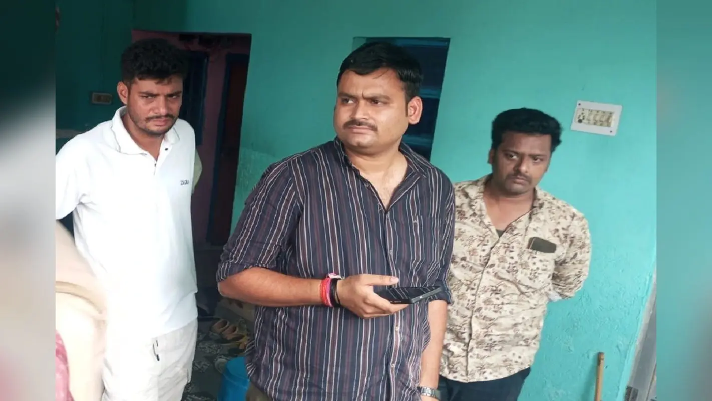 बैंक नहीं पहुंचे तो खुला राज, गोमिया में बैंक कर्मी की कमरे में मिली लाश