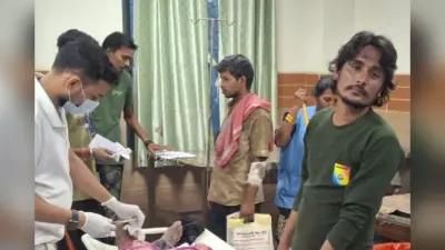 छपरा जंक्शन जा रही टेंपो अचानक पलटी, तीन यात्री घायल, चालक पर शराब पीने का आरोप