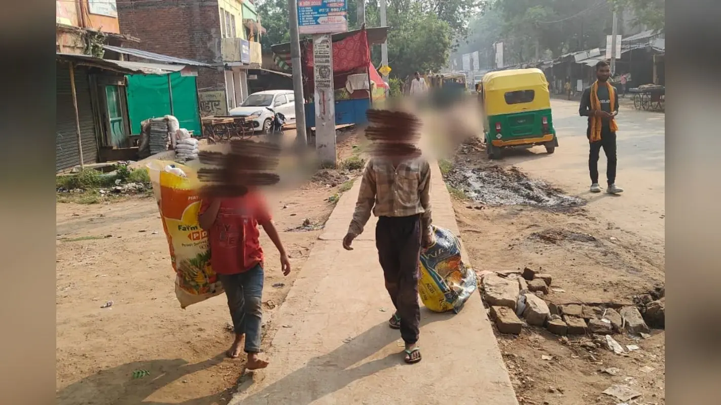 बक्सर में आयोजित समर कैंप में बच्चों ने दिखाया शानदार प्रदर्शन, सीखी भाषा और संस्कृतिकी नई बातें