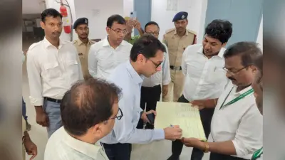 आरा में पंचायत चुनाव की तैयारी शुरू, डीएम ने वेयरहाउस का किया निरीक्षण
