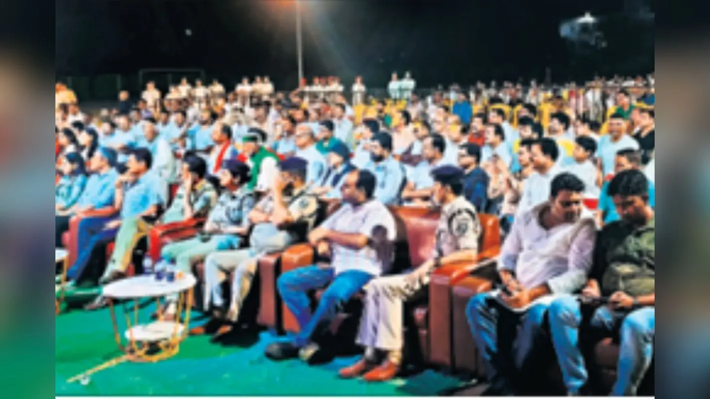 कैमूर में ‘अपराजिता सम्मान’ से ट्रांसजेंडर समुदाय को मिला सम्मान, मंच पर दिखा आत्मविश्वास