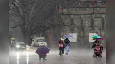 दिल्ली-एनसीआर में झमाझम बारिश, गिरे ओले, मौसम का बदला मिजाज
