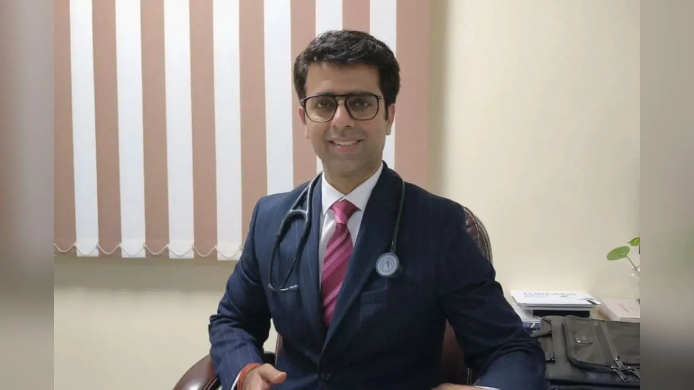 लंबे समय से था सिरदर्द, जांच में निकला ब्रेन ट्यूमर, डॉ. अभिषेक आनंद के इलाज से सुधरी मरीज की हालत
