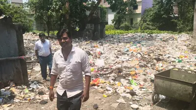 KATIHAR: बारसोई में पोखर किनारे कचरे का ढेर, मंदिरों के बीच गंदगी से स्थानीय लोग आक्रोशित