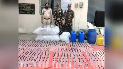 ओबरा में मिनी शराब फैक्ट्री का उद्भेदन, भारी मात्रा में देसी-विदेशी शराब व उपकरण जब्त