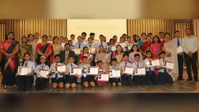 कृषि मंत्री ने मेधावी छात्रों को किया सम्मानित
