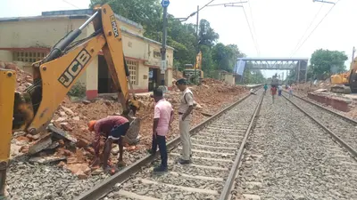 Deoghar News : आठ घंटे के ब्लॉक से परिचालन प्रभावित, आठ ट्रेनें रहीं रद्द, कई विलंब से चलीं