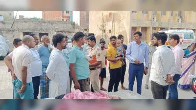 दो बाइकों की आमने-सामने की टक्कर में एक की मौत, दो गंभीर