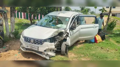 मध्यप्रदेश से बाबा मंदिर पूजा करने आ रहे परिवार की कार दुर्घटनाग्रस्त, सवार छह लोग घायल