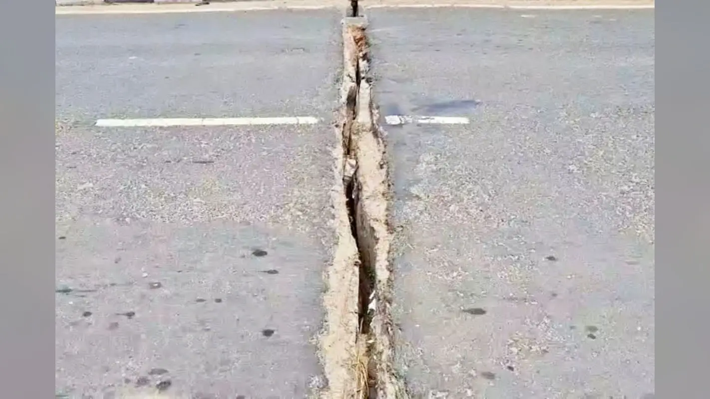 550 करोड़ से बने गोपालगंज के जादोपुर-मंगलपुर महासेतु में आया 7 इंच का गैप, भारी वाहनों की आवाजाही पर लगी रोक