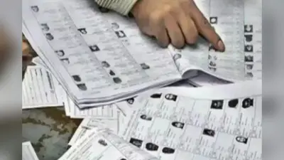 चितापकला में पति-पत्नी आमने-सामने, पैक्स चुनाव ने बढ़ाई सियासी सरगर्मी, नामांकन के पहले दिन दिलचस्प हुआ मुकाबला