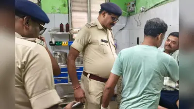 पारिवारिक विवाद ने लिया खूनी रूप, युवक को मारी तीन गोली