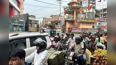 हाजीपुर के महुआ बाजार में लगा महाजाम, घंटों फंसे रहें लोग