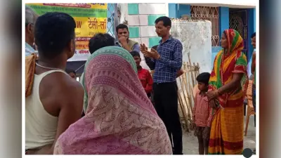 बेतिया: लोक अदालत के बैनर तले लू से बचाव और सरकारी योजनाओं पर जागरूकता अभियान