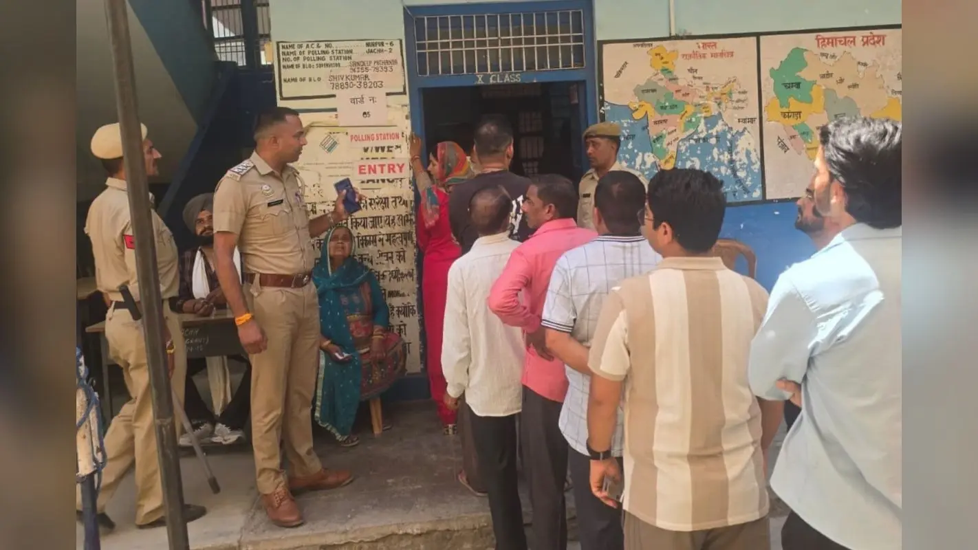 हिमाचल पंचायत चुनाव: पहले चरण में 73.19 प्रतिशत मतदान; वोटिंग में महिलाओं ने पुरुषों को पीछे छोड़ा