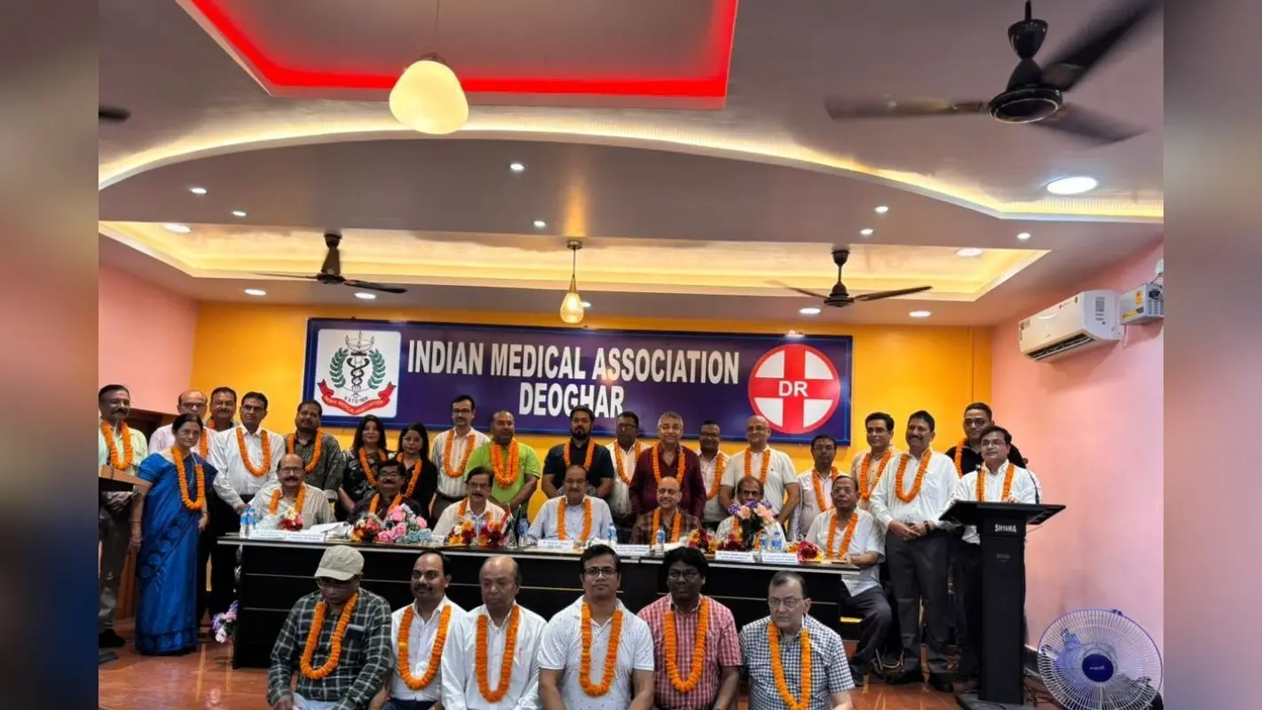 आईएमए देवघर की नई टीम ने संभाला पदभार, डॉ एनसी गांधी बने अध्यक्ष